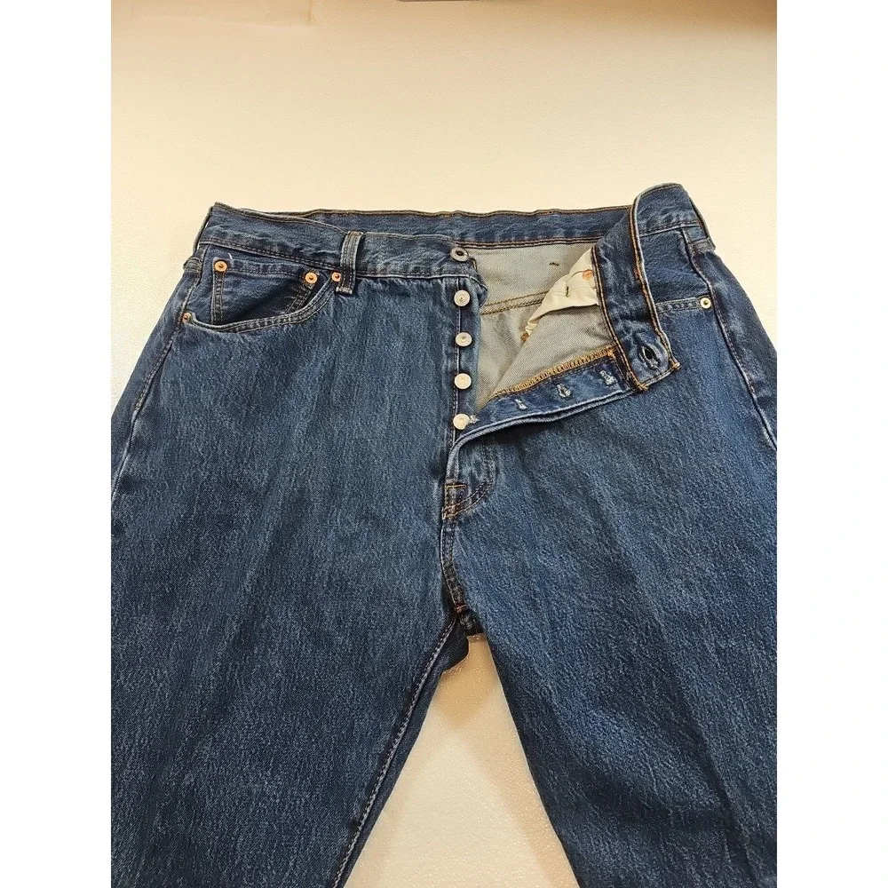 LEVIS 501 Men Size 38x32 Button Fly Original Fit Straight Leg 100% Cotton Jeans